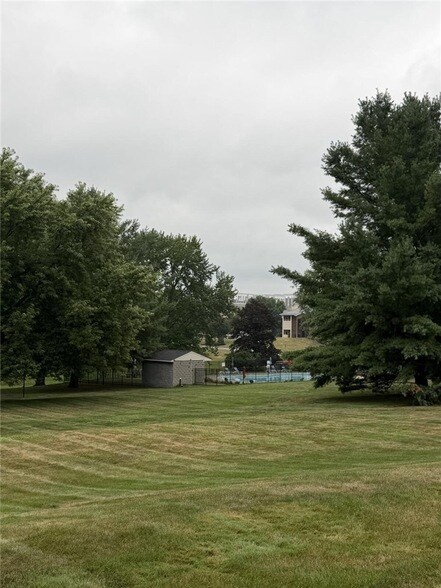 Building Photo - 210 Woodhaven Dr