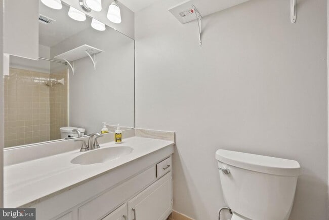 Building Photo - 1956 N Cleveland St