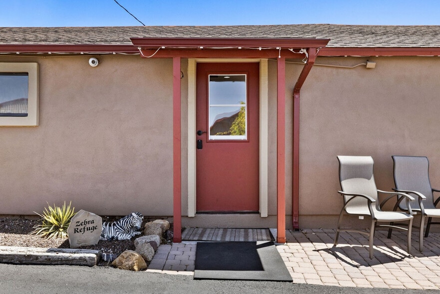 Building Photo - 7625 N Williamson Valley Rd