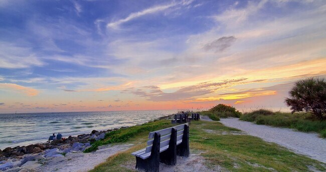 Building Photo - FURNISHED LUXURY 3 Br 3 Ba RENTAL NEAR DOW...