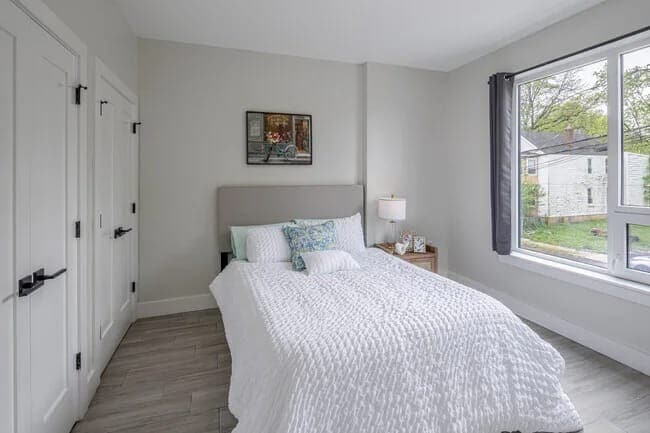 Building Photo - 130 Ellis Ave