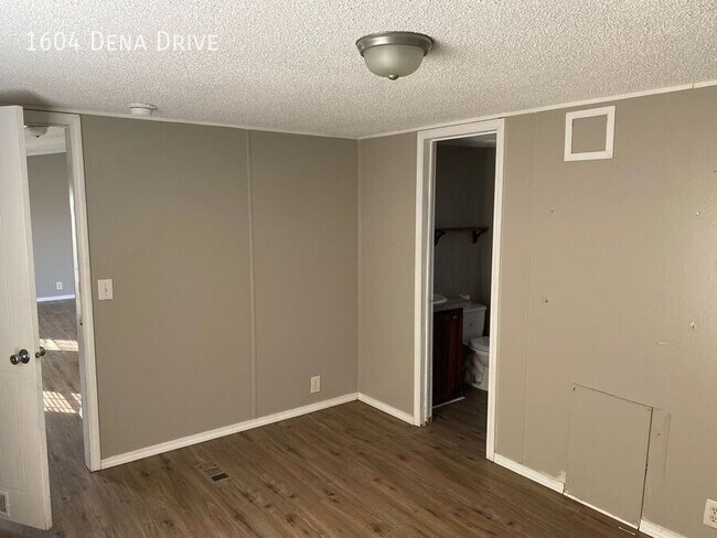 Primary Photo - 1604 Dena Dr