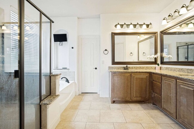 Building Photo - Spacious & Charming Home in Desirable Savannah Community