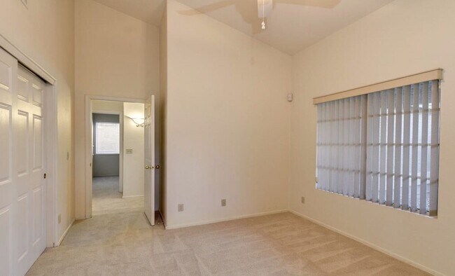 Building Photo - Spacious 3 Bedroom in the Foothills!