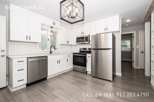 Building Photo - 940 S 57th St