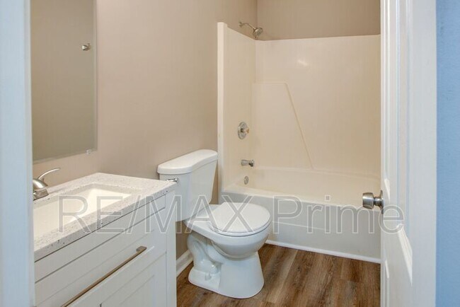 Building Photo - 4601 Hardy Dr