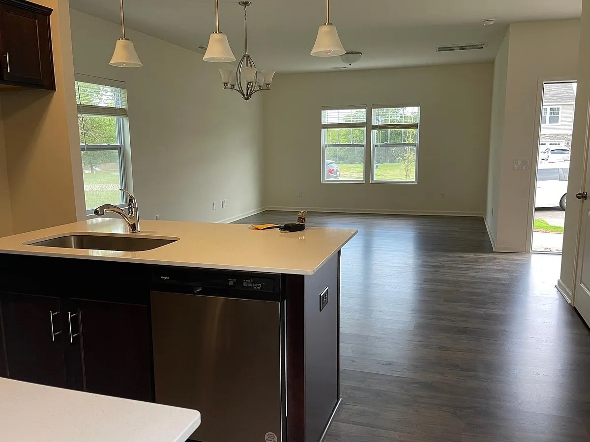 Building Photo - Room in House on Mariners Ct