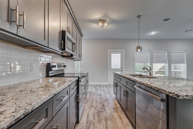 Building Photo - 4677 Bellfort Ave