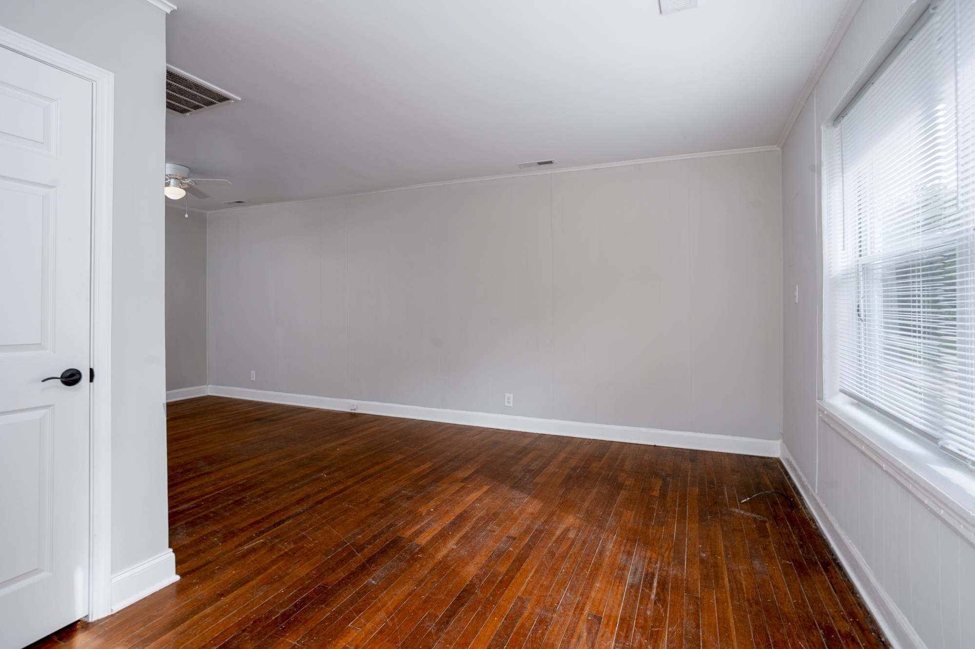 Living Room - 932 33rd Ave N