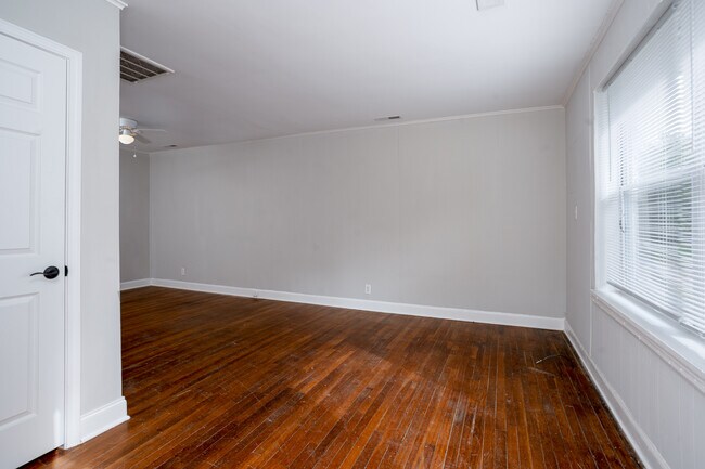 Living Room - 932 33rd Ave N