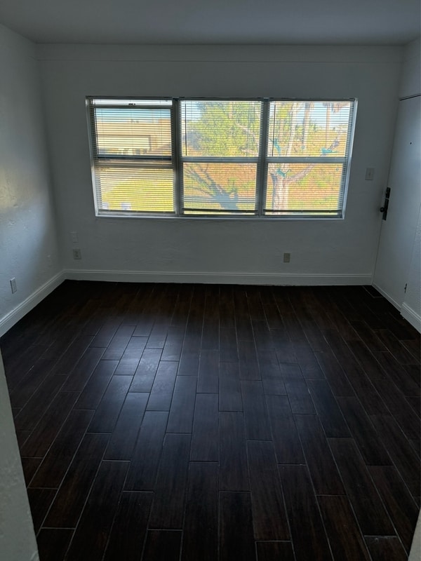 Building Photo - 2112 9th Ave N