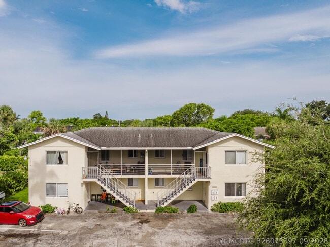 Building Photo - 1220 NW 16th Ave