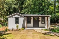 Building Photo - 30 Pine Ridge Rd SE