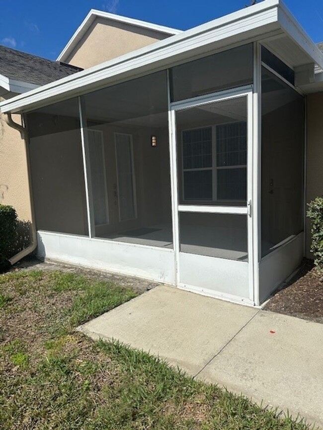 Building Photo - Windermere Townhome