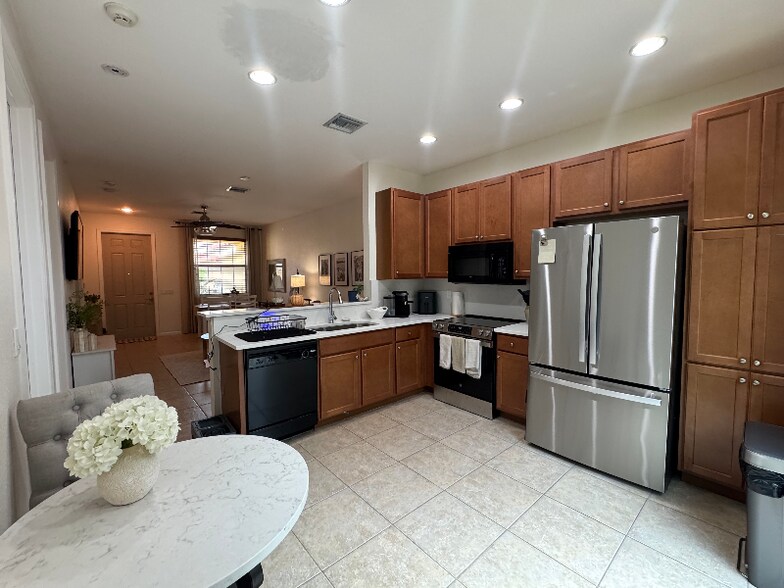 Building Photo - 7458 Sarentino Ln