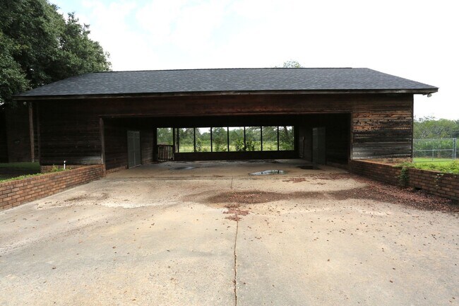 Building Photo - 796 John R Coleman Rd