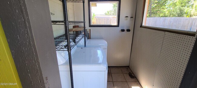 Building Photo - 315 Golf Blvd