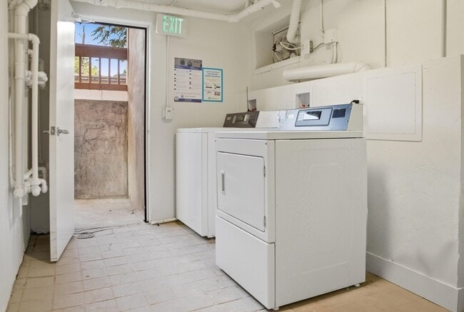 Building Photo - 1364 Lafayette St