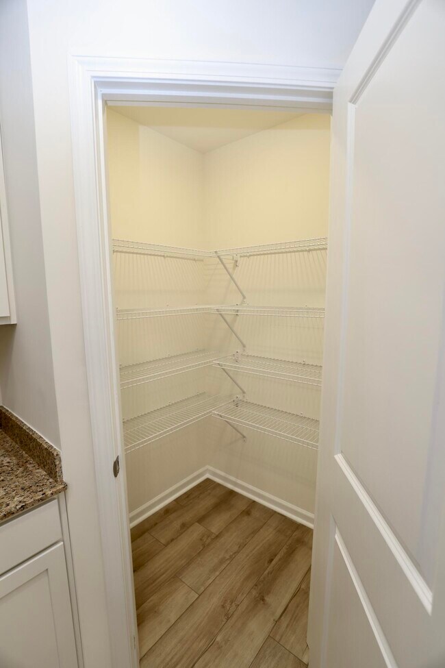 Building Photo - 1718 Canopy Dr