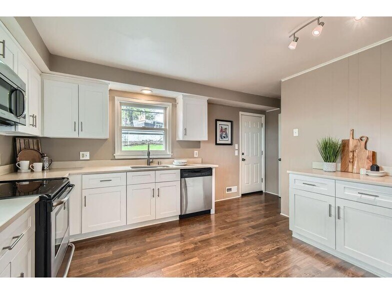Building Photo - 1316 Holdridge Ter