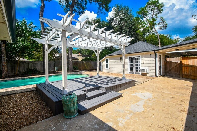 Building Photo - 1006 White Sands Rd