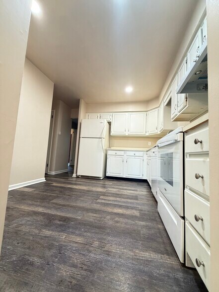 Building Photo - 7 Liberte Ln