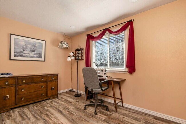 Building Photo - 2295 W Apgar Creek Dr