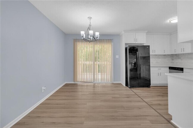 Building Photo - 2496 Shiloh Dr