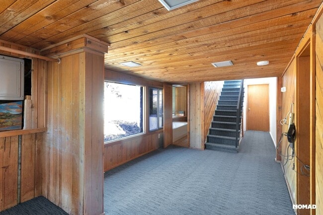Building Photo - Soulful Mountain Sanctuary in Ashland - Av...