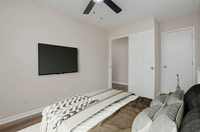 Building Photo - 3030 Cleinview Ave
