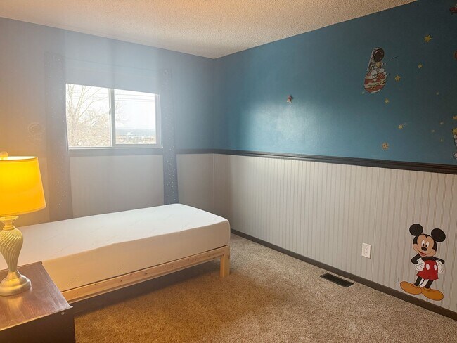 Building Photo - Single Family 3 Bedroom Home in Briargate