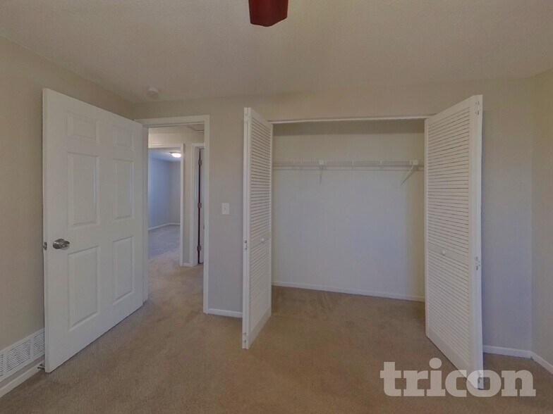 Building Photo - 6 Forestgrove Ct