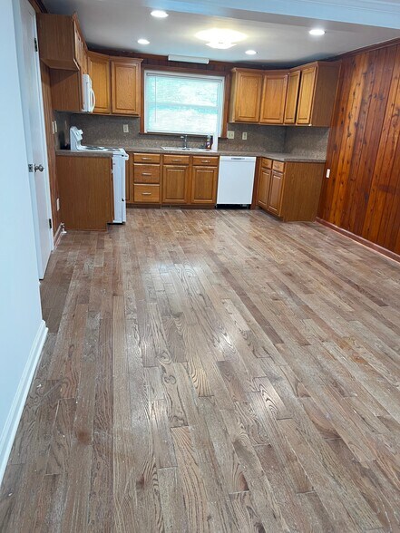 Building Photo - 12848 Farm Pond Ln