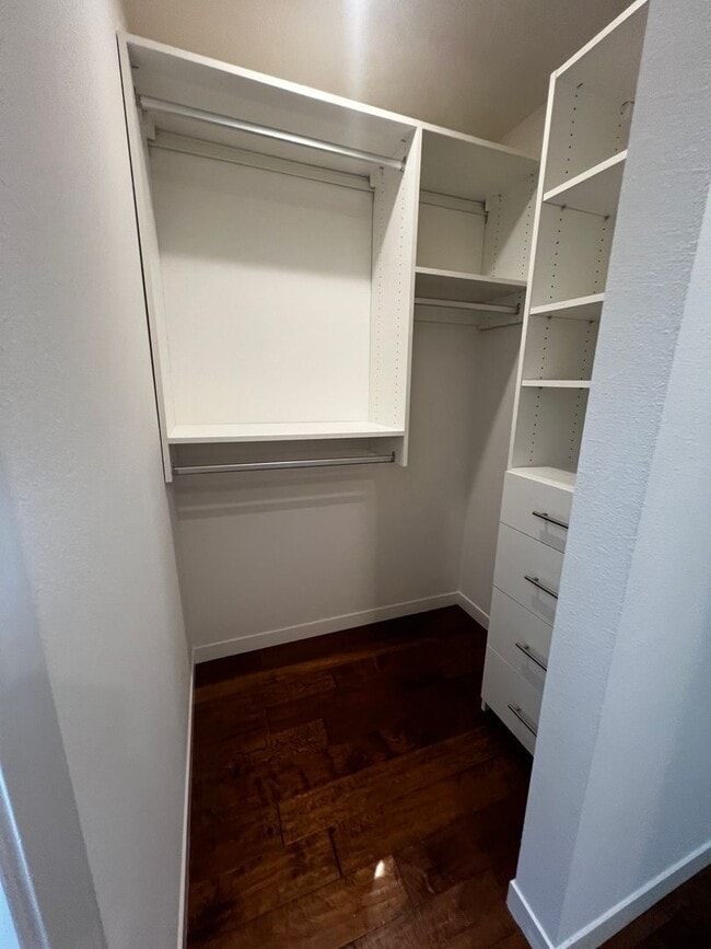 Building Photo - Updated 3 bedroom 2 bathroom Single Family...