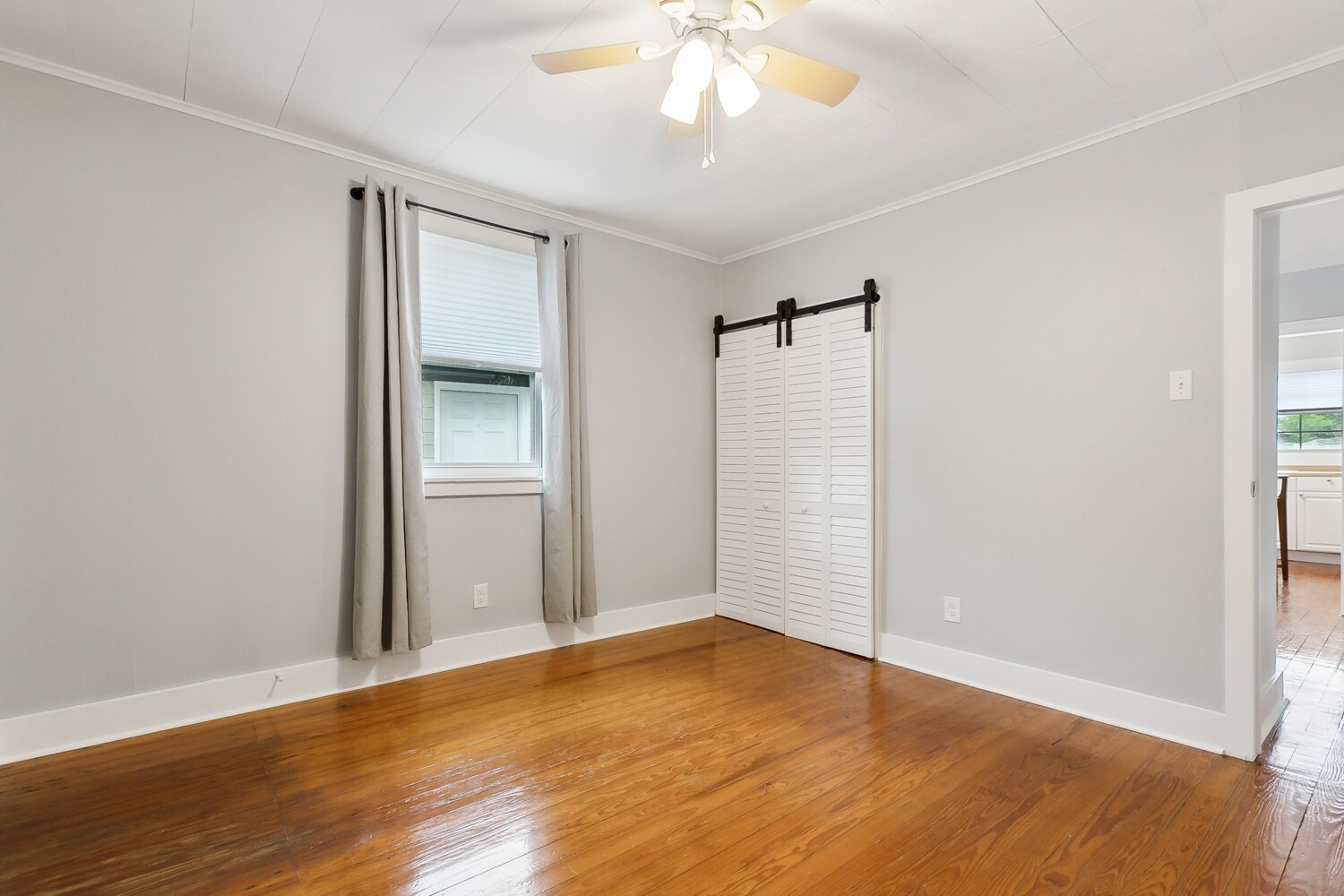 Building Photo - 209 Vine St