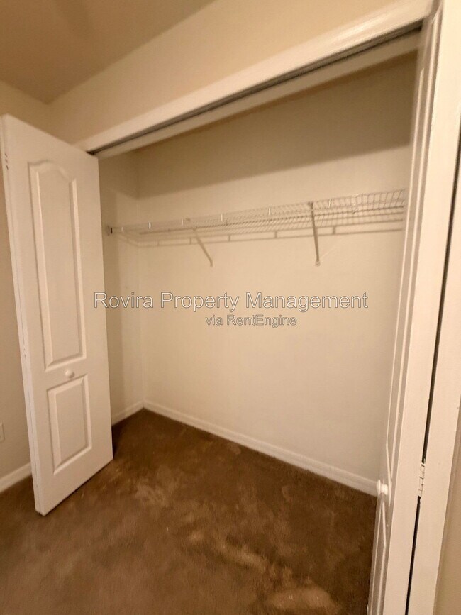 Building Photo - 175 Ridgebrook Ct