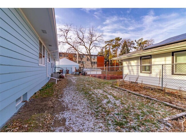Building Photo - 2702 W 66th St