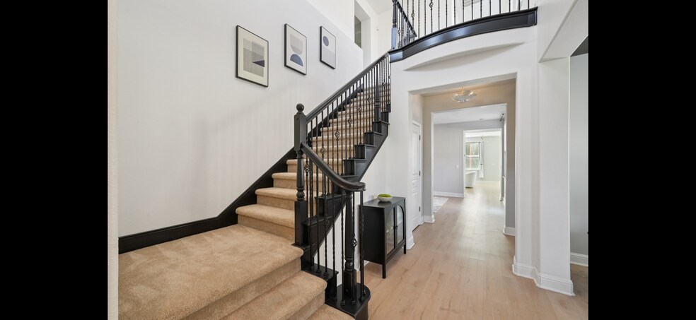 Building Photo - 2070 Katnich Ln