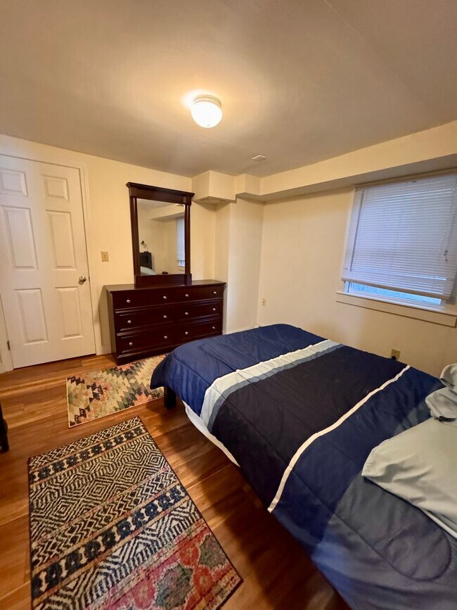 Building Photo - Spacious 3-Bedroom| Downtown Newnarket| Sept 1st!