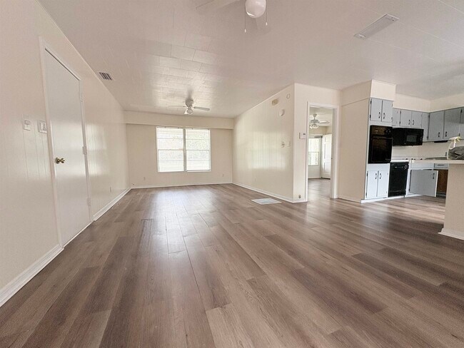 Building Photo - 3241 Big Oak St