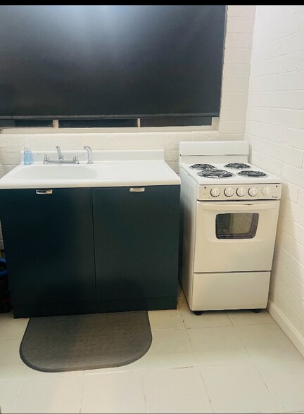 Building Photo - 74768 Sunset Dr