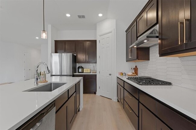 Building Photo - 20240 Smedley Dr