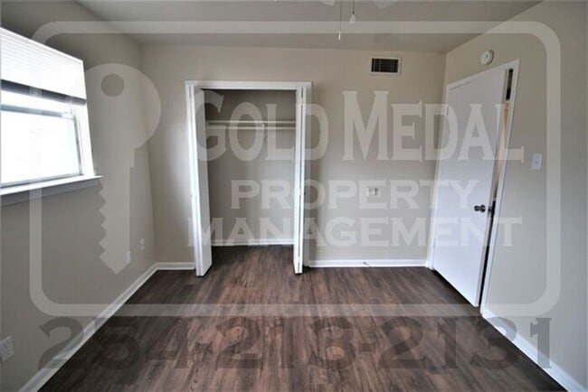 Building Photo - Charming 2-bed, 1-bath now available for r...