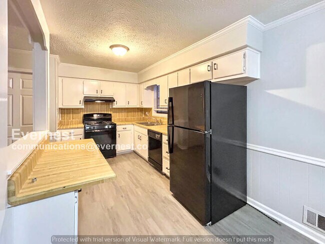 Building Photo - 1361 Fairridge Cir SW