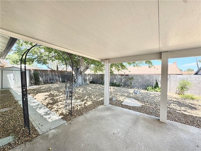 Building Photo - 1942 Hallwood Dr