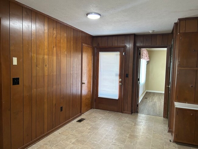 Building Photo - 4 Bedroom / 3 Bath One Level Home Kingsport TN