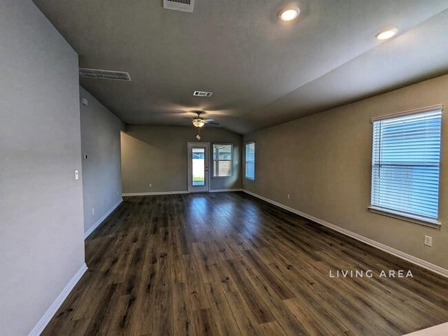 Building Photo - 2844 Moyer Ln