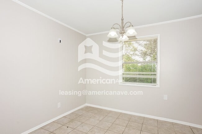 Building Photo - 731 Morton Ave NE