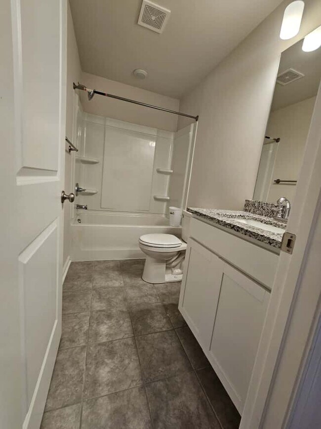 Building Photo - 369 Highline Trl