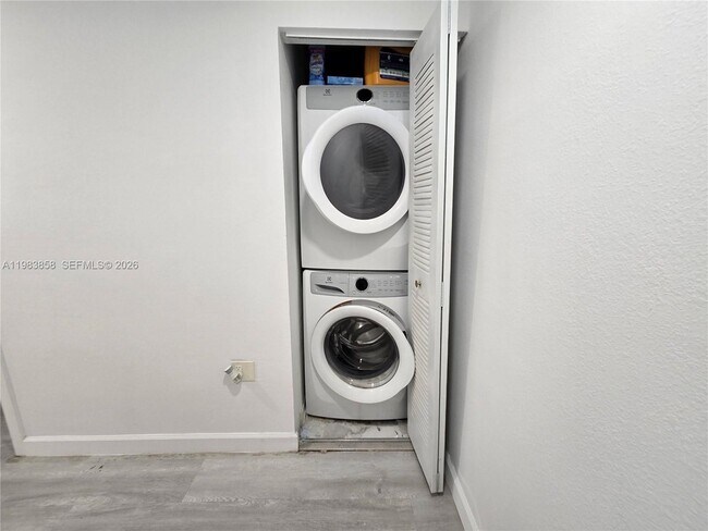 Building Photo - 25901 SW 139th Ct